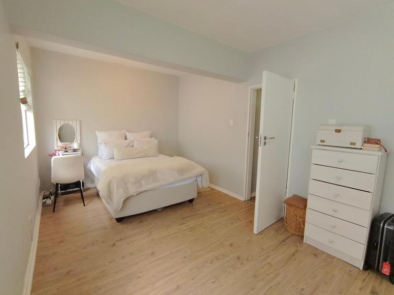 To Let 1 Bedroom Property for Rent in Sea Point Western Cape